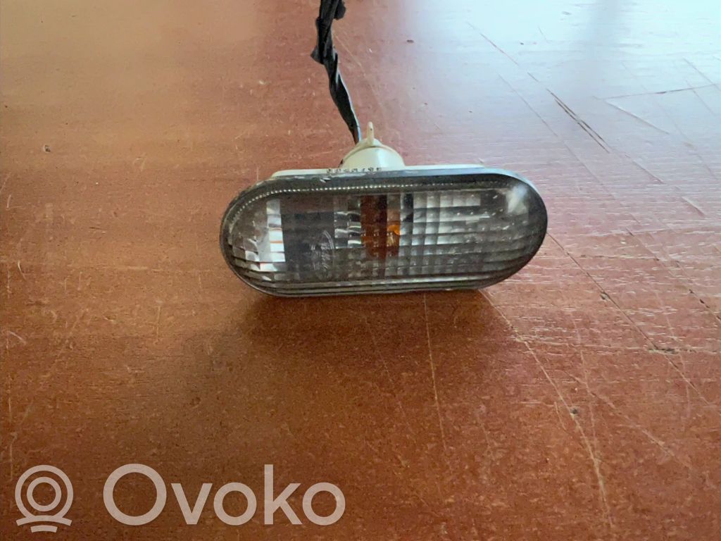 Ford Focus Front fender indicator light 