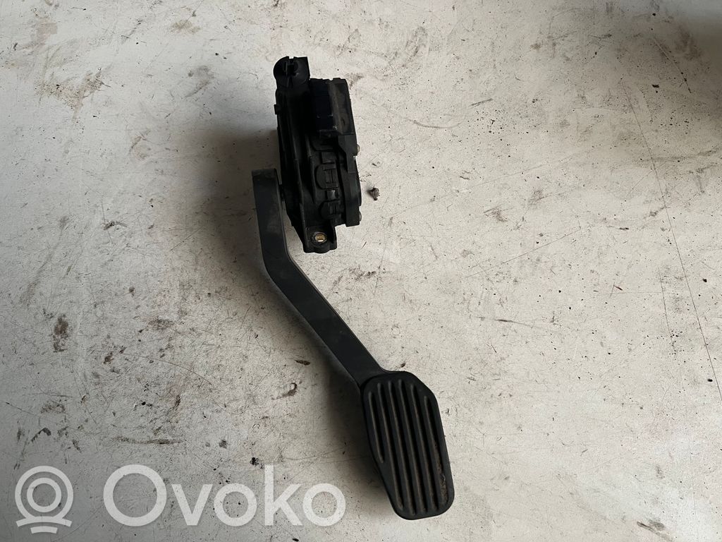 Volvo V70 Accelerator throttle pedal 