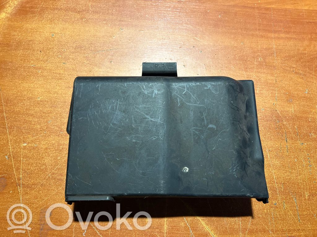 Volkswagen Polo Pokrywa skrzynki akumulatora 