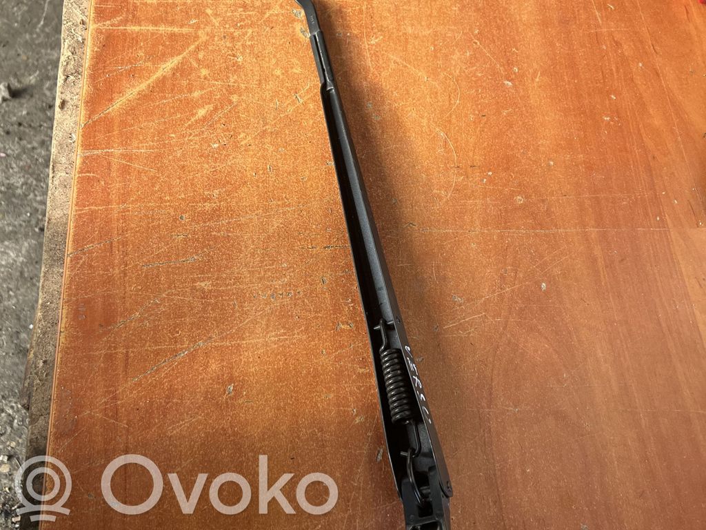 Toyota Corolla Verso AR10 Brazo del limpiaparabrisas delantero 