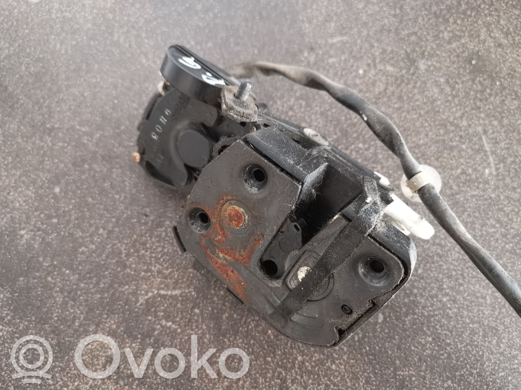 Mazda Premacy Aizmugurē slēdzene 