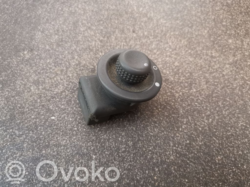 Renault Scenic I Wing mirror switch 