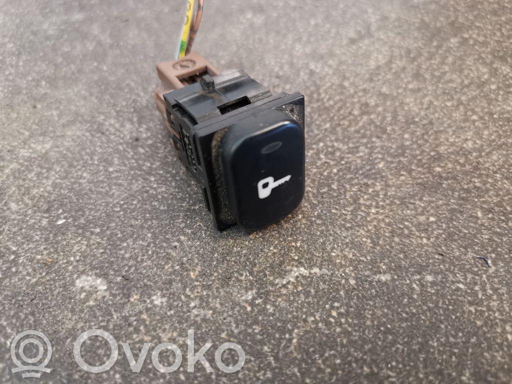 Peugeot 607 Central locking switch button 