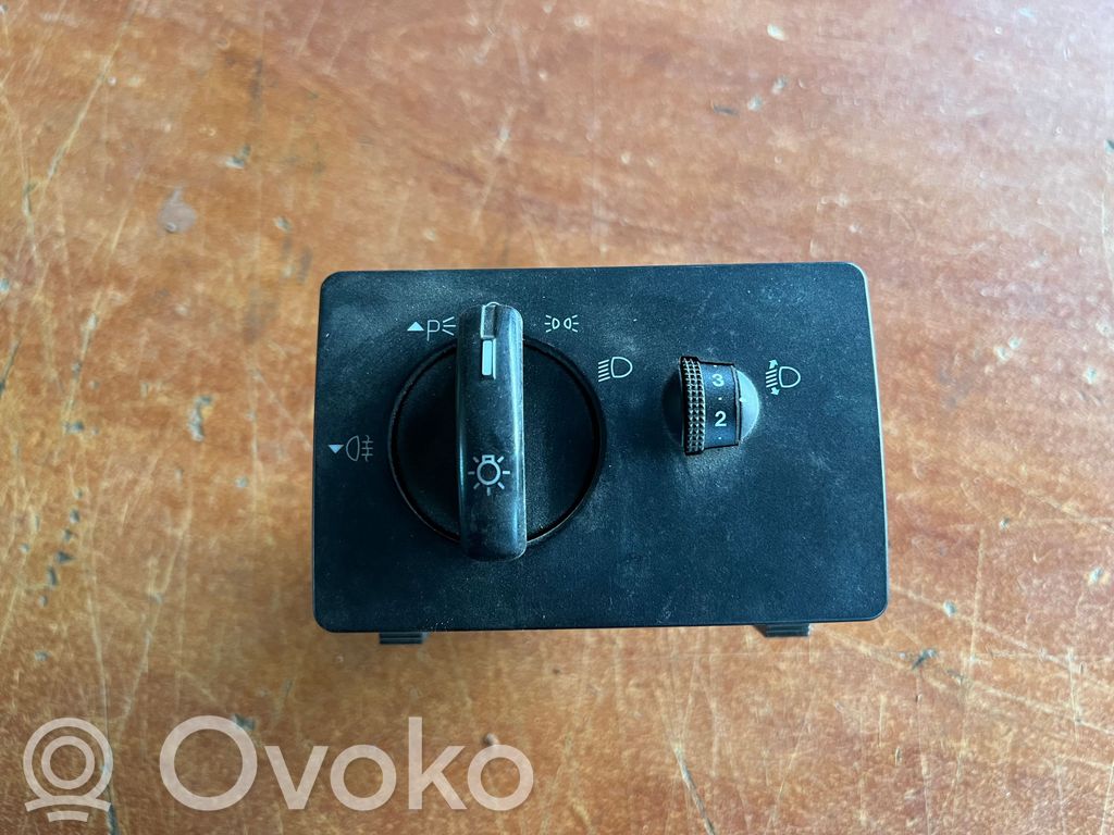 Ford Focus Light switch 