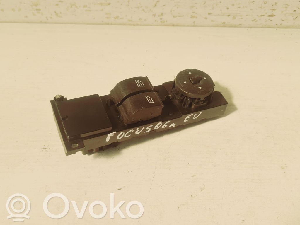 Ford Focus Electric window control switch 