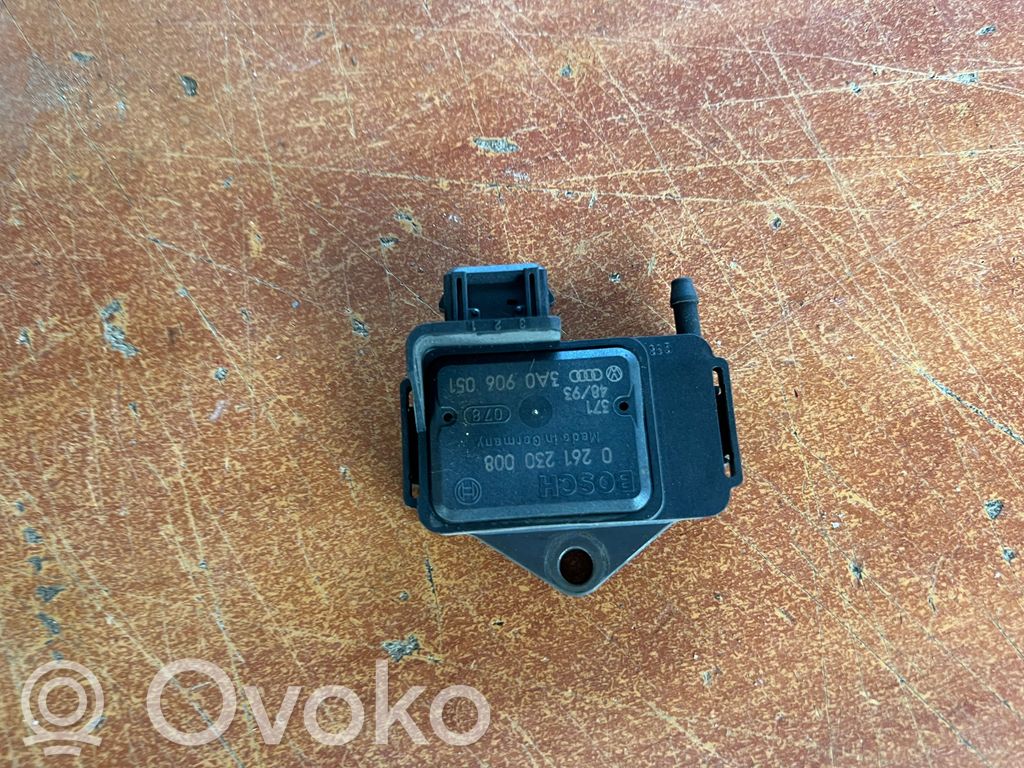Volkswagen PASSAT B4 Air pressure sensor 