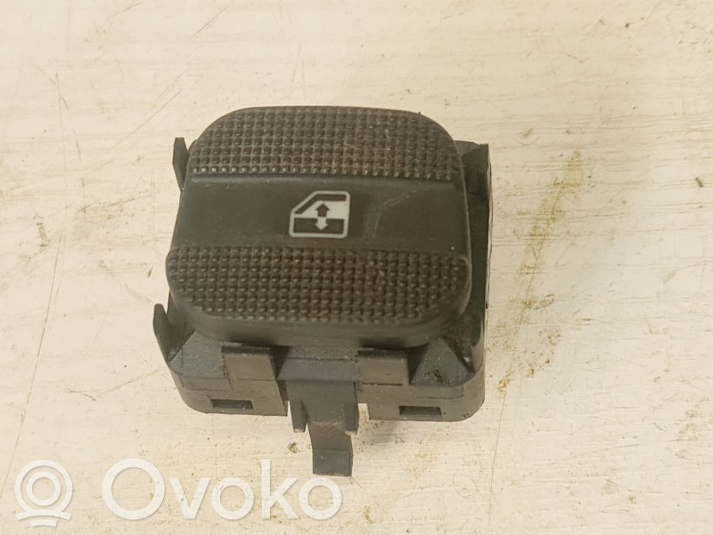 Volkswagen PASSAT B4 Elektrisko logu slēdzis 