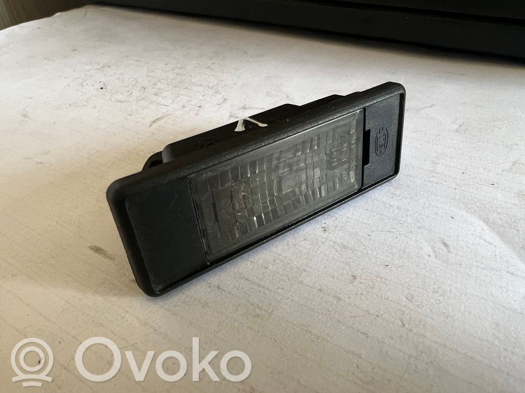 Peugeot 308 Lampa oświetlenia tylnej tablicy rejestracyjnej 