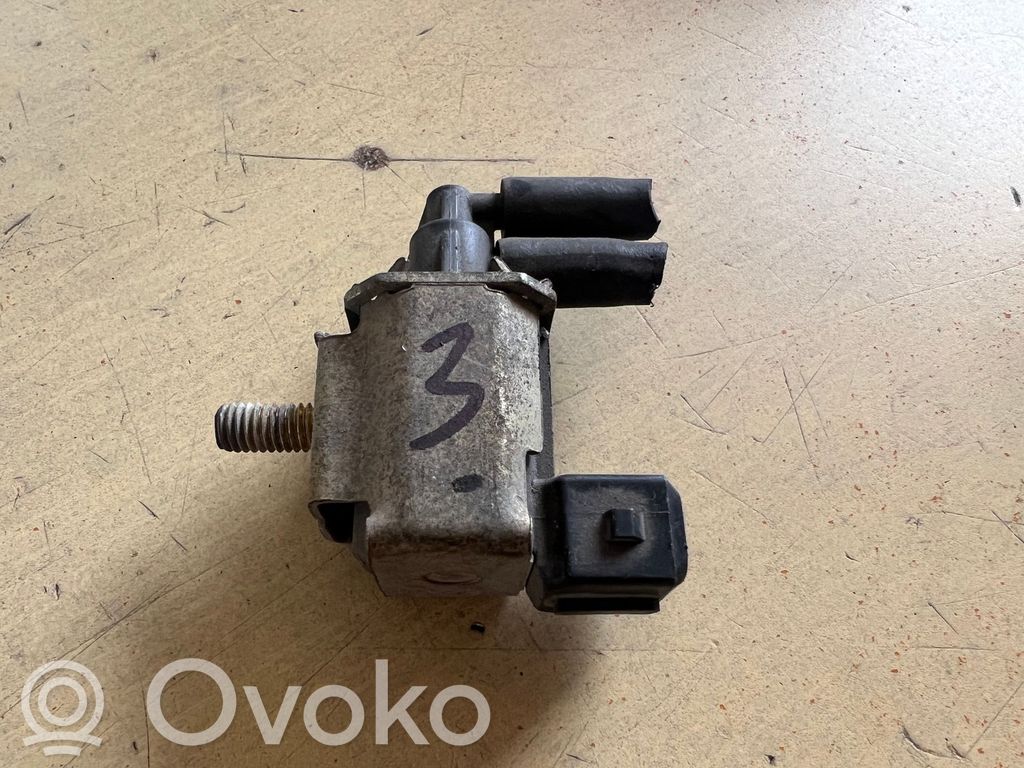 Mitsubishi Carisma Válvula de vacío 
