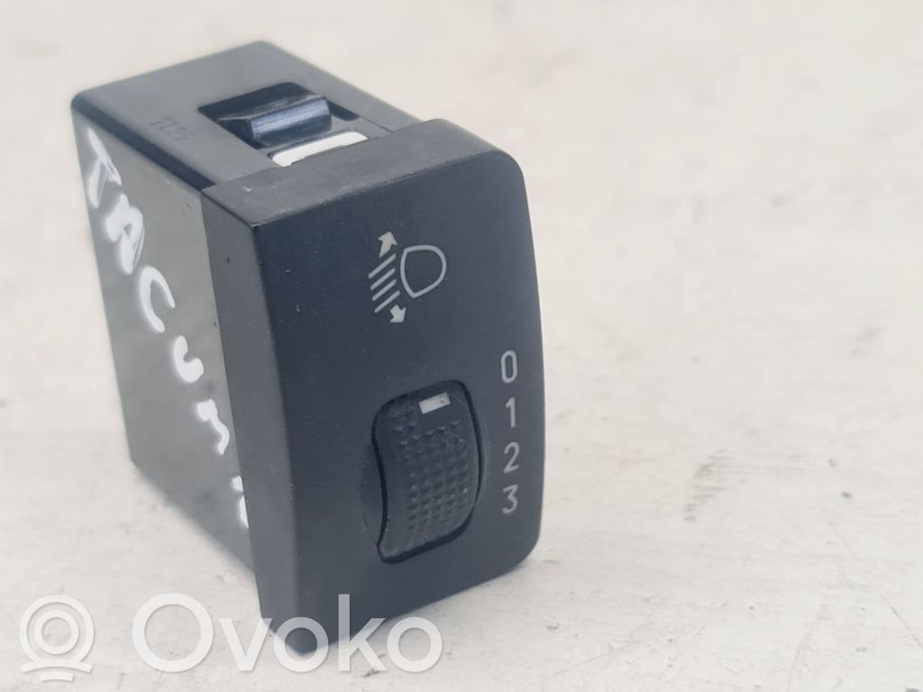 Headlight level height control switch   7L27
