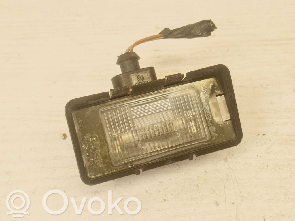 Lampa oświetlenia tylnej tablicy rejestracyjnej   1M6943021,4199,5P0943021,5P0943119,5P0943167,6H0943021,6H0943021A