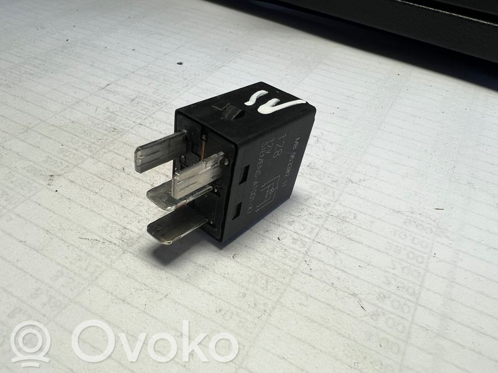 Muu rele   MB953382,A1001X7