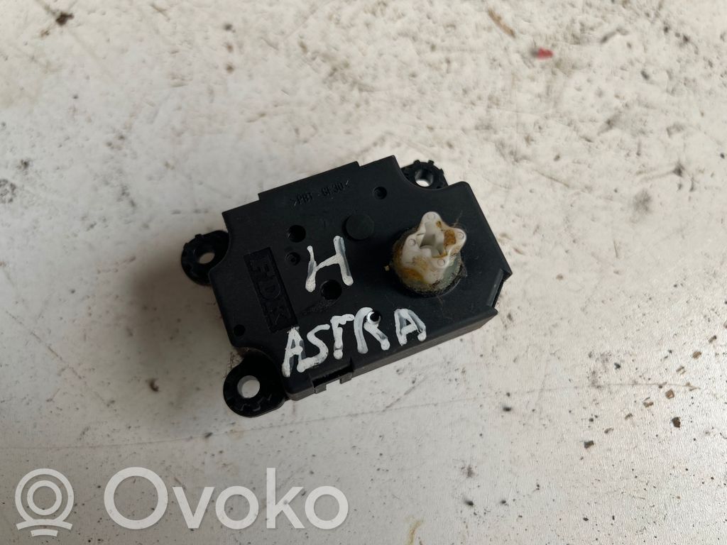 Opel Astra H Silniczek nagrzewnicy 