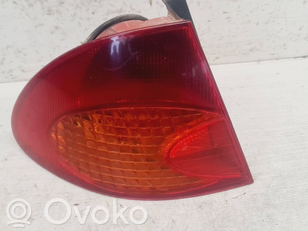 Toyota Avensis T220 Rear/tail lights 