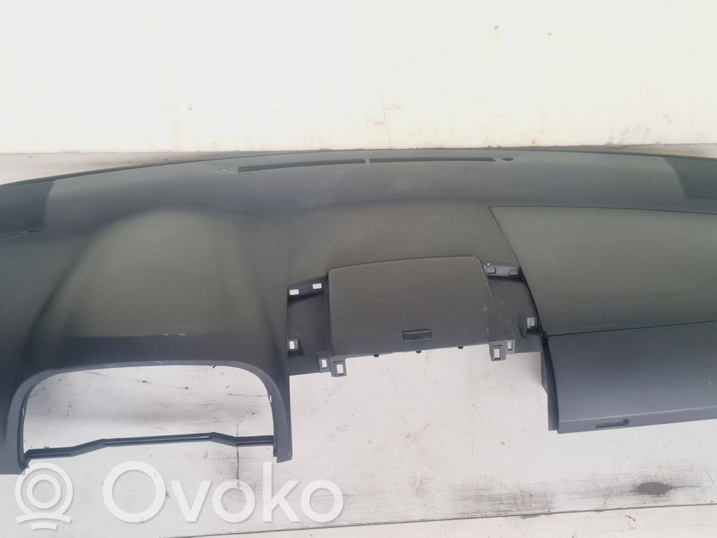 Toyota Corolla Verso AR10 Панель 