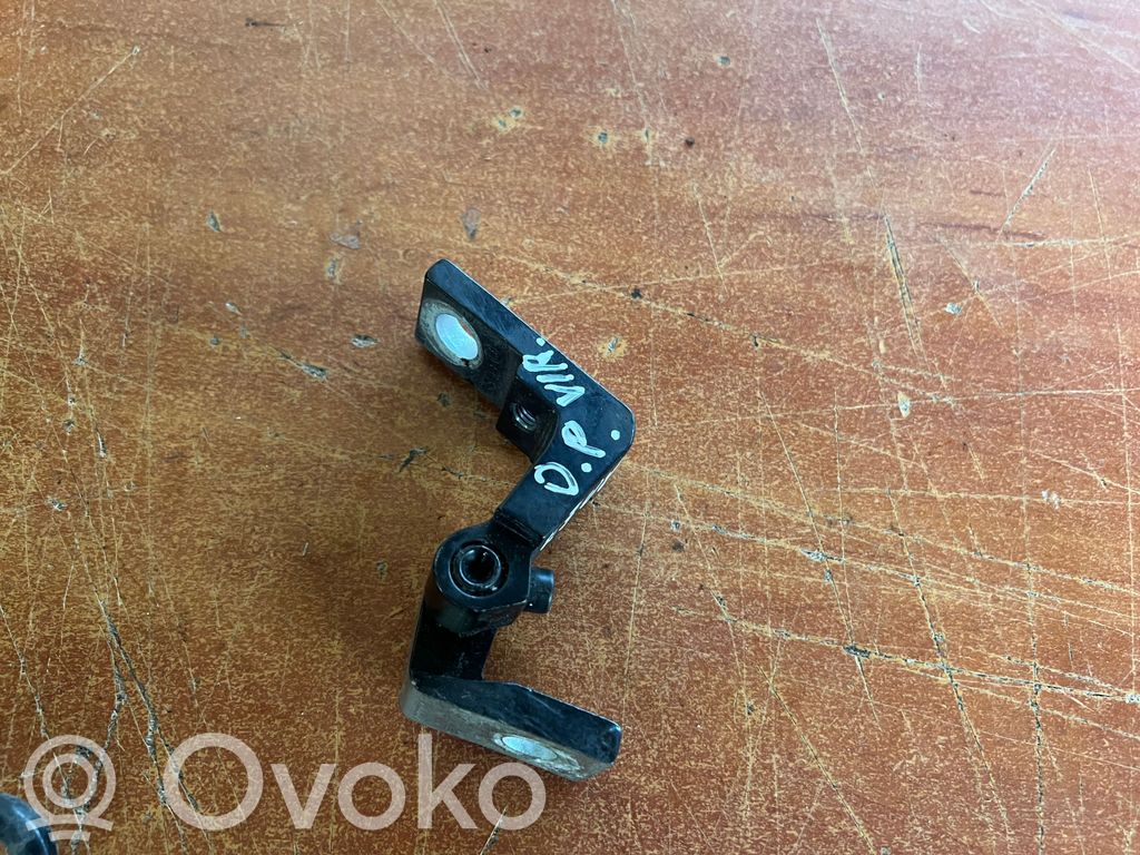 Audi A3 S3 A3 Sportback 8P Front door upper hinge 