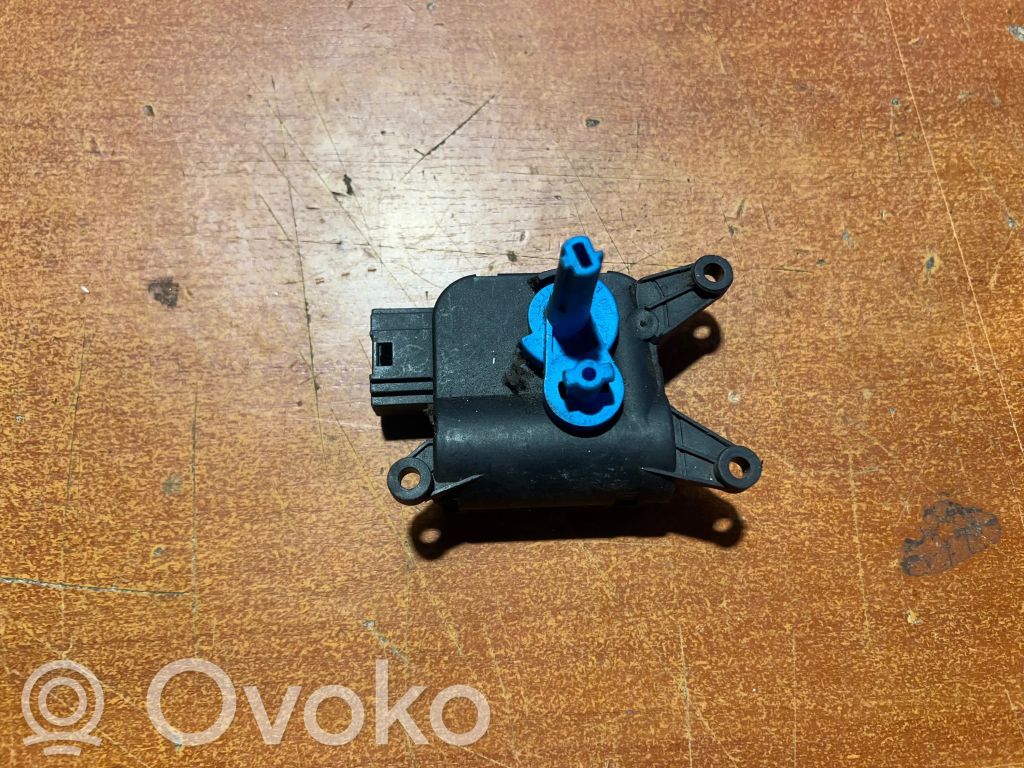 Audi A4 S4 B6 8E 8H Silniczek nagrzewnicy 