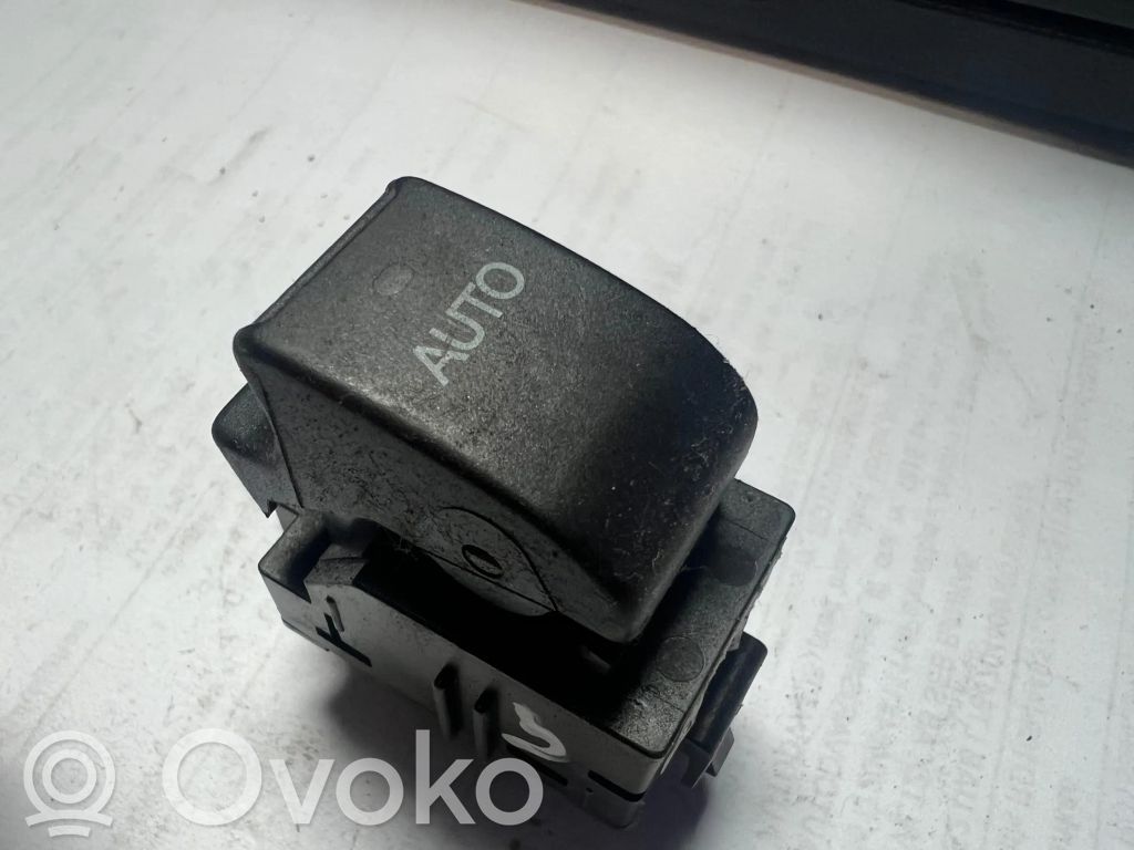 Toyota Corolla E120 E130 Electric window control switch 