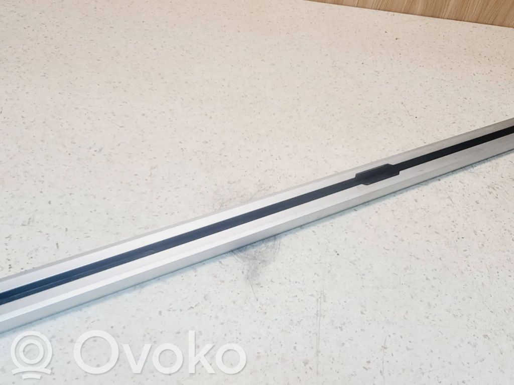 Tie down hook / loop   4F9863556A,8918000023