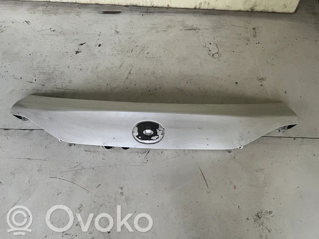 Lexus CT 200H Trunk door license plate light bar 