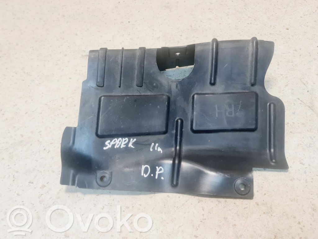 Chevrolet Spark Moottorin alustan välipohjan roiskesuoja 