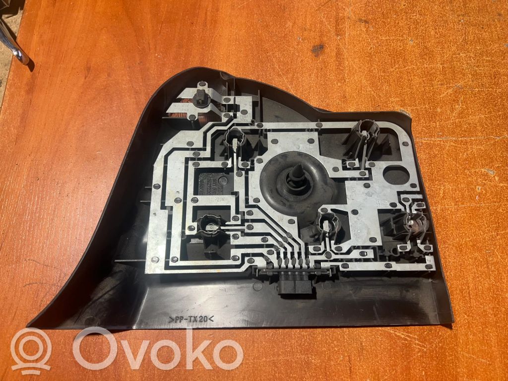 BMW 3 E36 Tail light bulb cover holder 