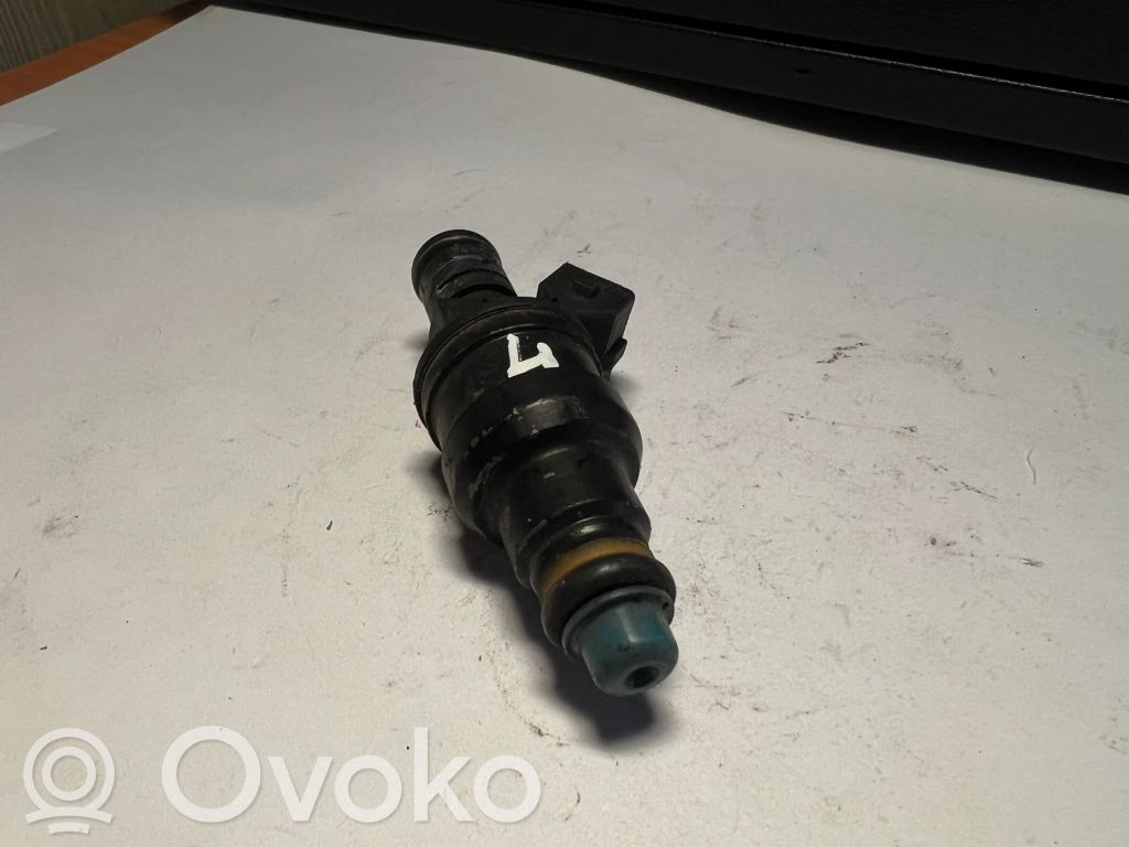 Audi A4 S4 B5 8D Fuel injector 