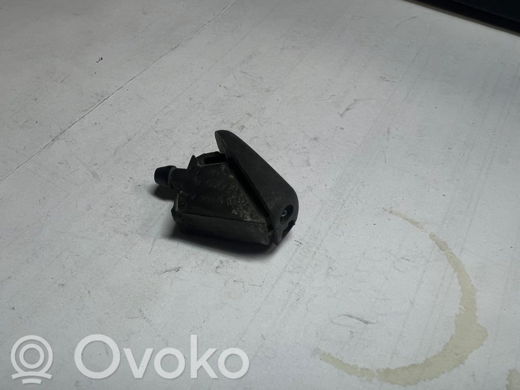Ford Focus Windshield washer spray nozzle 