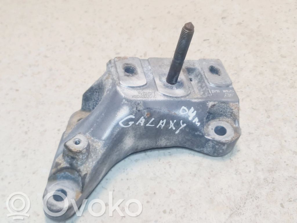 Ford Galaxy Engine mounting bracket 
