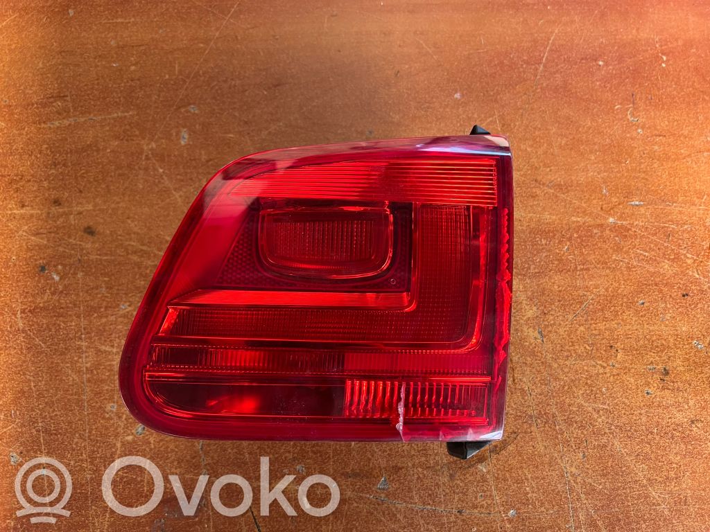 Lampy tylnej klapy bagażnika   5N0945094G