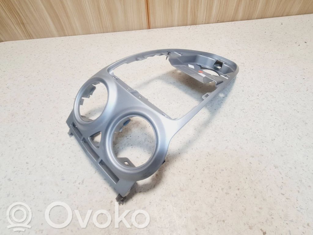 Opel Corsa D Panelės apdailos skydas (centrinis) 
