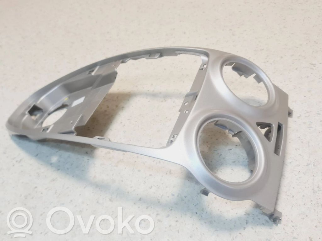 Opel Corsa D Revestimiento central del tablero 