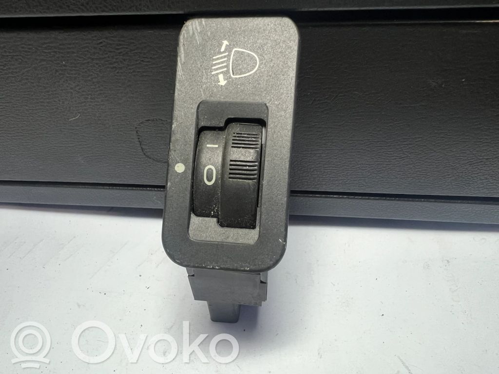 Peugeot 206 Headlight level height control switch 