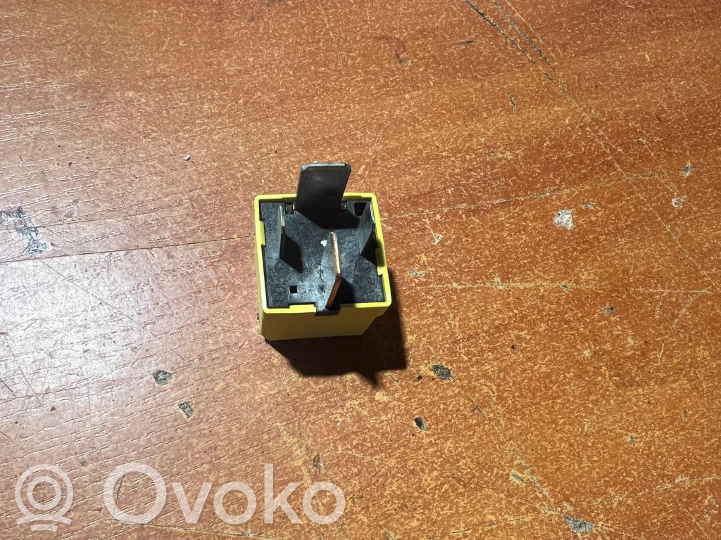 Opel Zafira B Inne przekaźniki 