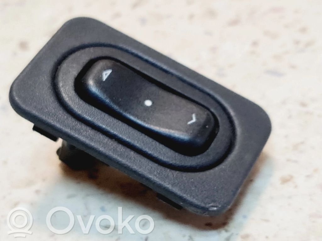 Opel Meriva A Electric window control switch 