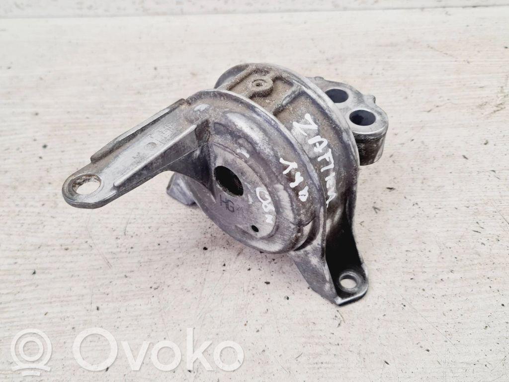 Engine mount bracket   90539246,5684055