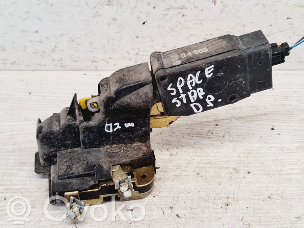 Etuoven lukko   04503