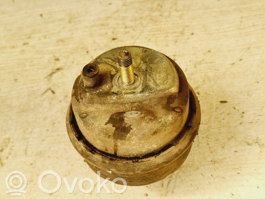 Volvo S60 Engine mount bracket 