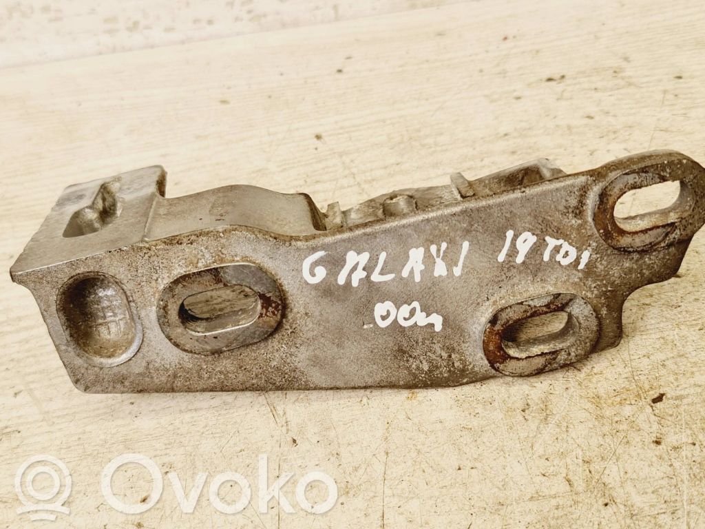 Ford Galaxy Engine mounting bracket 
