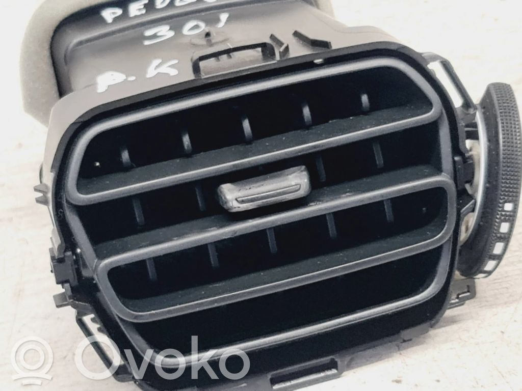 Peugeot 301 Dashboard side air vent grill/cover trim 