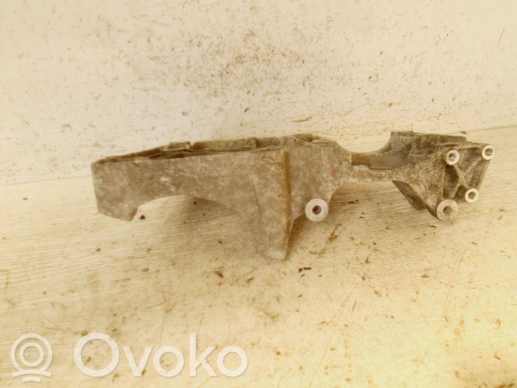 Audi A3 S3 8P Generator/alternator bracket 