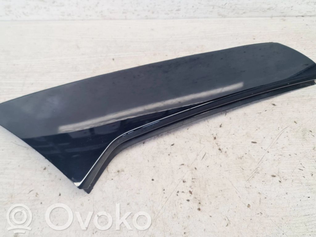 Opel Astra K Takaluukun koristelista 