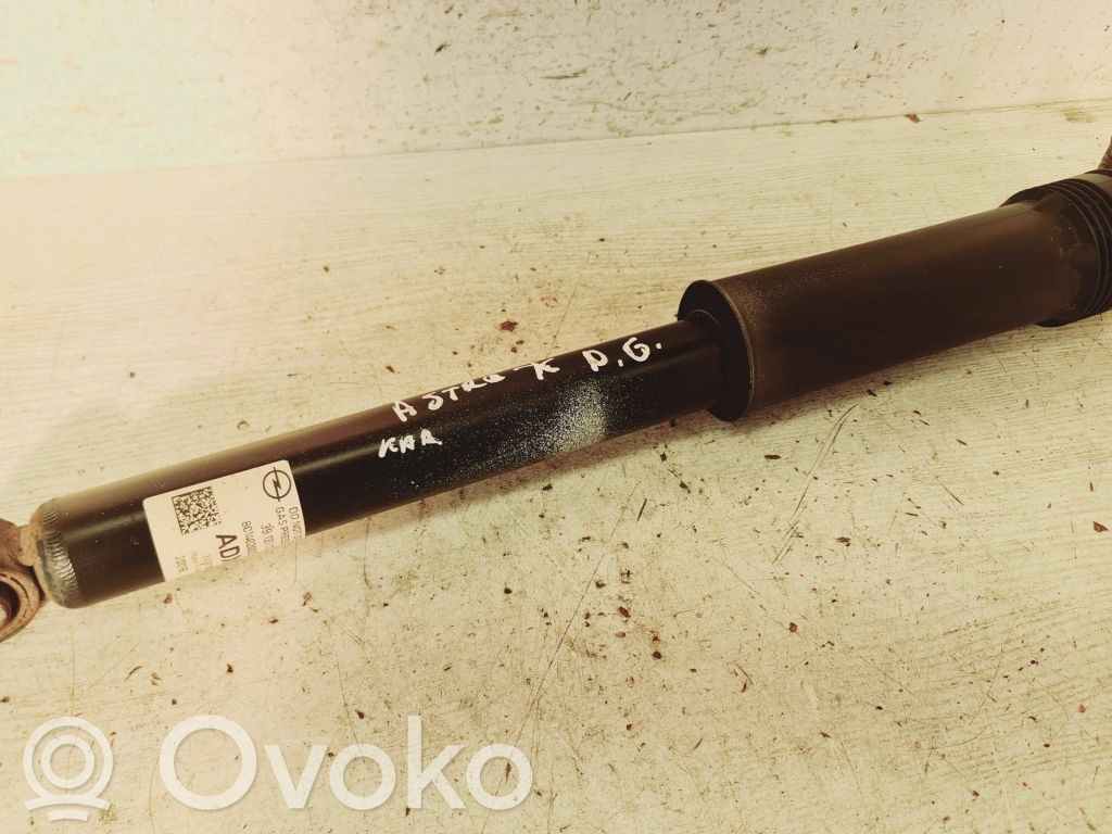 Opel Astra K Takaiskunvaimennin 