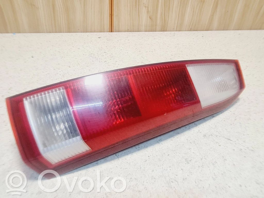 Opel Meriva A Aizmugurējais lukturis virsbūvē 