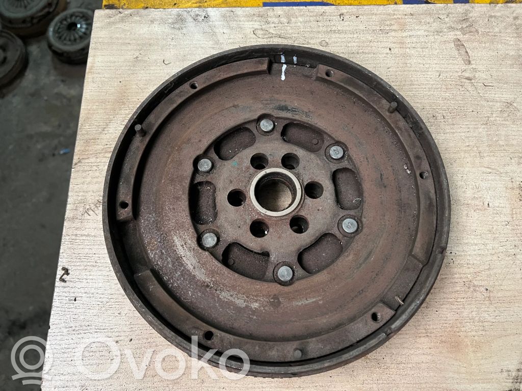 Skoda Superb B5 (3U) Kaksoismassavauhtipyörä 