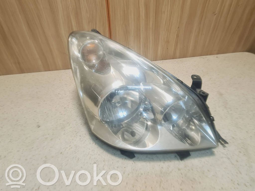 Toyota Corolla Verso AR10 Headlight/headlamp 