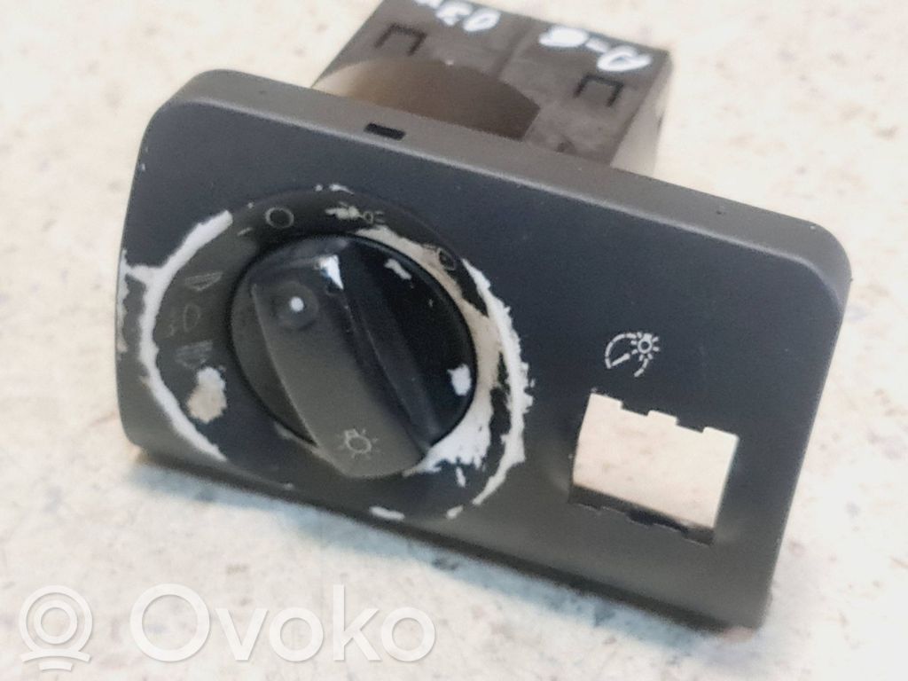 Light switch   4B1941531E,04058000,K10635
