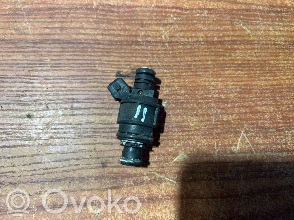Opel Vectra C Fuel injector 