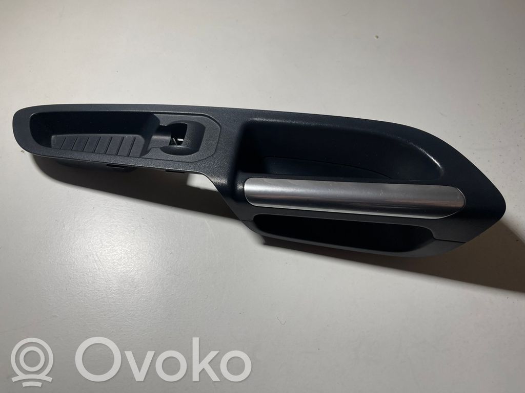 Ford Grand C-MAX Obudowa klamki wewnętrznej drzwi przednich 