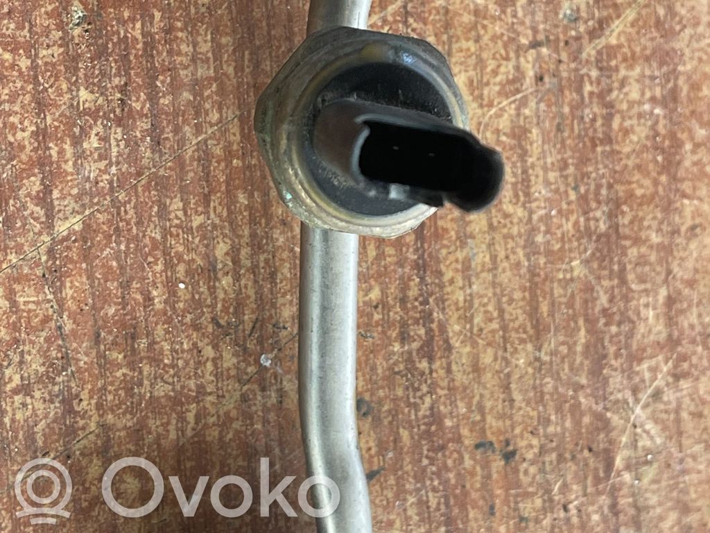BMW 3 E90 E91 Fuel pressure sensor 